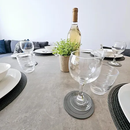 One Bedroom Apartment, Universal Residences