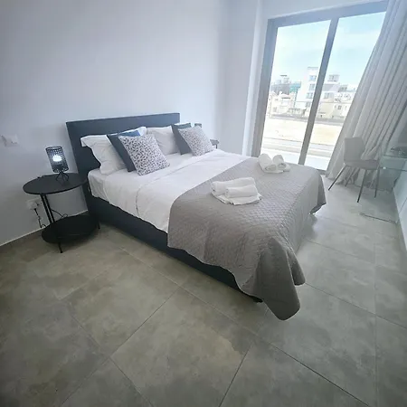One Bedroom Apartment, Universal Residences Апартаменты