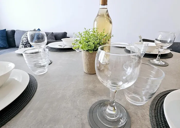 One Bedroom Apartment, Universal Residences