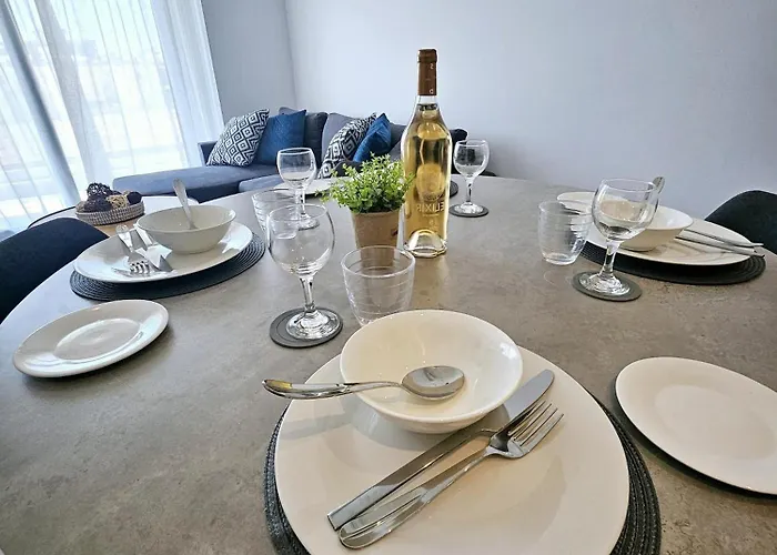 One Bedroom Apartment, Universal Residences