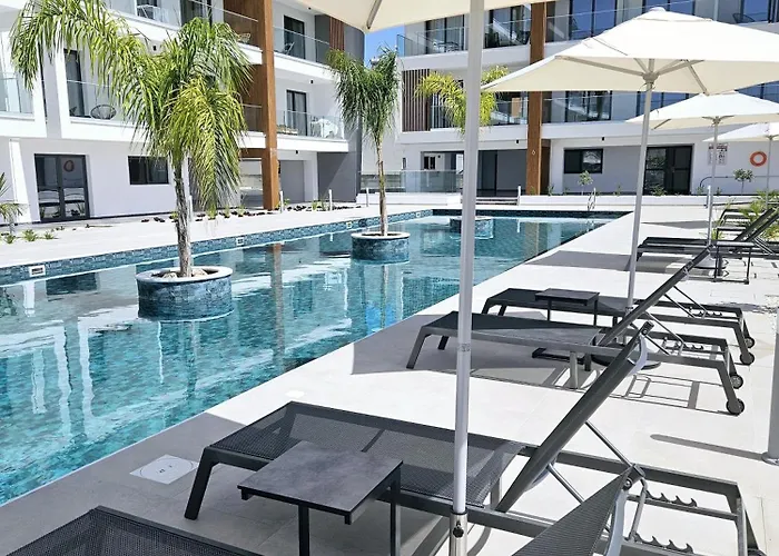 One Bedroom Apartment, Universal Residences *