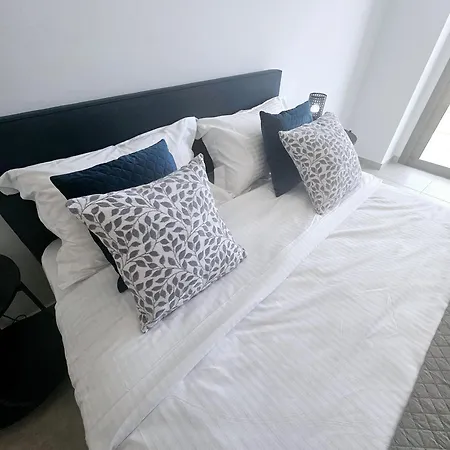 One Bedroom Apartment, Universal Residences 파포스